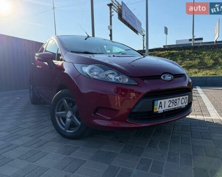Червоний Форд Фієста, об'ємом двигуна 1.39 л та пробігом 115 тис. км за 7550 $, фото 1 на Automoto.ua