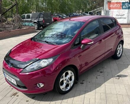 Красный Форд Фиеста, объемом двигателя 1.39 л и пробегом 175 тыс. км за 6700 $, фото 1 на Automoto.ua