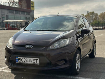 Червоний Форд Фієста, об'ємом двигуна 1.24 л та пробігом 170 тис. км за 5500 $, фото 1 на Automoto.ua