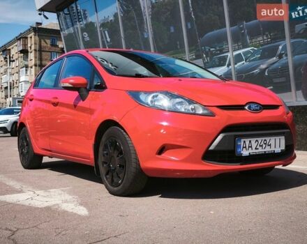 Красный Форд Фиеста, объемом двигателя 1.4 л и пробегом 203 тыс. км за 5700 $, фото 1 на Automoto.ua
