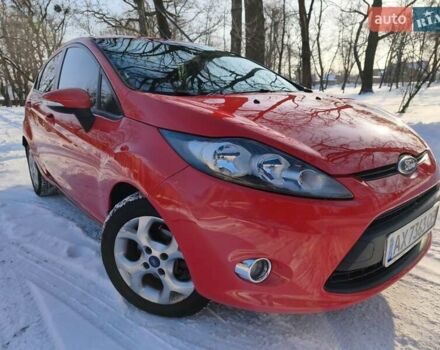 Червоний Форд Фієста, об'ємом двигуна 1.4 л та пробігом 197 тис. км за 7500 $, фото 1 на Automoto.ua