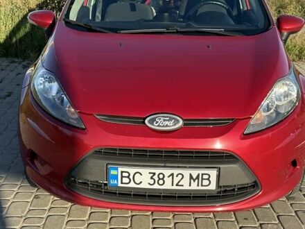 Красный Форд Фиеста, объемом двигателя 1.6 л и пробегом 120 тыс. км за 6800 $, фото 1 на Automoto.ua