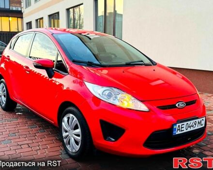 Красный Форд Фиеста, объемом двигателя 1.6 л и пробегом 165 тыс. км за 7300 $, фото 1 на Automoto.ua