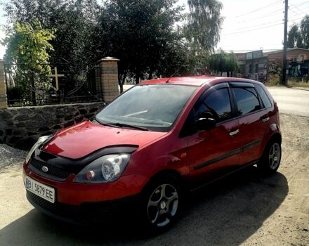 Красный Форд Фиеста, объемом двигателя 1 л и пробегом 190 тыс. км за 4500 $, фото 1 на Automoto.ua