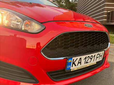 Форд Фиеста 2016 в Чернигове на Automoto.ua Красный Форд Фиеста, объемом двигателя 1 л и пробегом 66 тыс. км за 8500 $, фото 1 на Automoto.ua