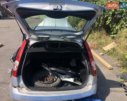 Форд Фиеста, объемом двигателя 1.2 л и пробегом 78 тыс. км за 3000 $, фото 2 на Automoto.ua