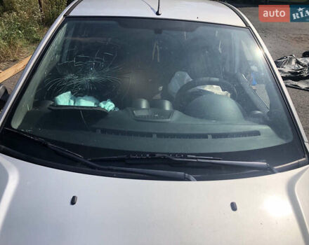 Форд Фиеста, объемом двигателя 1.2 л и пробегом 78 тыс. км за 3000 $, фото 4 на Automoto.ua