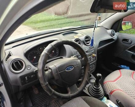 Форд Фиеста, объемом двигателя 1.4 л и пробегом 257 тыс. км за 3300 $, фото 8 на Automoto.ua