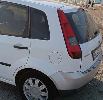 Форд Фиеста, объемом двигателя 1.4 л и пробегом 263 тыс. км за 3500 $, фото 19 на Automoto.ua