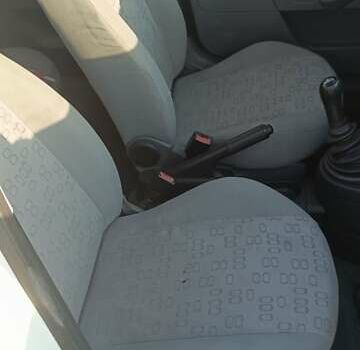 Форд Фиеста, объемом двигателя 1.4 л и пробегом 263 тыс. км за 3500 $, фото 8 на Automoto.ua