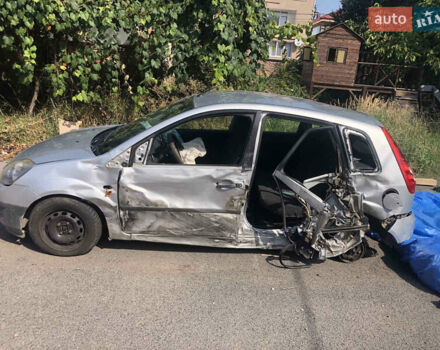 Форд Фиеста, объемом двигателя 1.2 л и пробегом 78 тыс. км за 3000 $, фото 10 на Automoto.ua