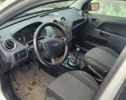 Форд Фієста, об'ємом двигуна 1.4 л та пробігом 188 тис. км за 4200 $, фото 4 на Automoto.ua