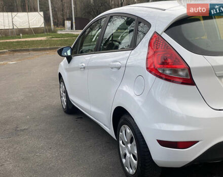 Форд Фиеста, объемом двигателя 1.4 л и пробегом 158 тыс. км за 6800 $, фото 4 на Automoto.ua