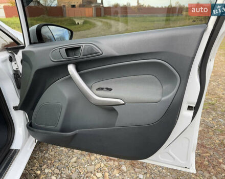 Форд Фиеста, объемом двигателя 1.4 л и пробегом 208 тыс. км за 7100 $, фото 18 на Automoto.ua