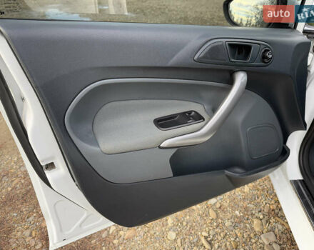 Форд Фиеста, объемом двигателя 1.4 л и пробегом 208 тыс. км за 7100 $, фото 15 на Automoto.ua