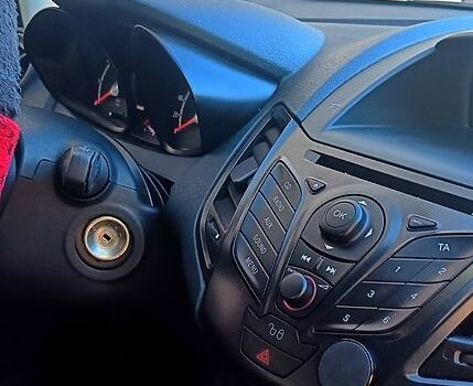 Форд Фиеста, объемом двигателя 12 л и пробегом 26 тыс. км за 8000 $, фото 5 на Automoto.ua