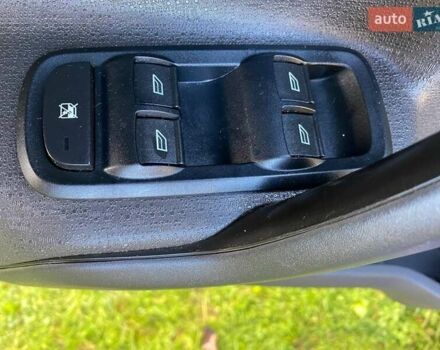 Форд Фиеста, объемом двигателя 1.6 л и пробегом 103 тыс. км за 8600 $, фото 19 на Automoto.ua