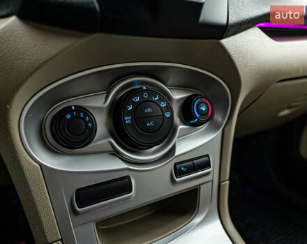 Форд Фиеста, объемом двигателя 1.6 л и пробегом 158 тыс. км за 6959 $, фото 13 на Automoto.ua
