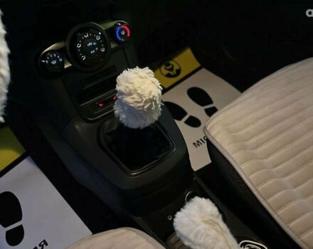 Форд Фієста, об'ємом двигуна 1 л та пробігом 120 тис. км за 8300 $, фото 12 на Automoto.ua