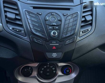Форд Фиеста, объемом двигателя 1.6 л и пробегом 79 тыс. км за 9300 $, фото 9 на Automoto.ua