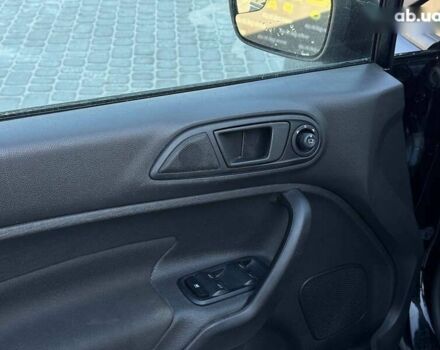 Форд Фиеста, объемом двигателя 1.6 л и пробегом 79 тыс. км за 9300 $, фото 5 на Automoto.ua