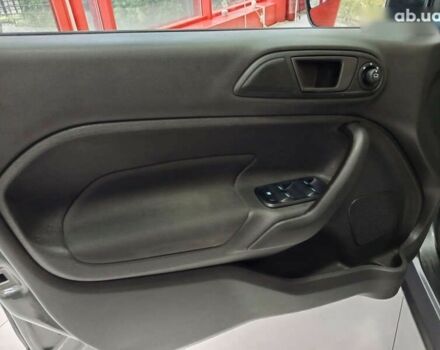 Форд Фиеста, объемом двигателя 1.6 л и пробегом 41 тыс. км за 9200 $, фото 11 на Automoto.ua