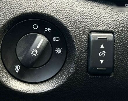 Форд Фиеста, объемом двигателя 1.6 л и пробегом 130 тыс. км за 8850 $, фото 23 на Automoto.ua