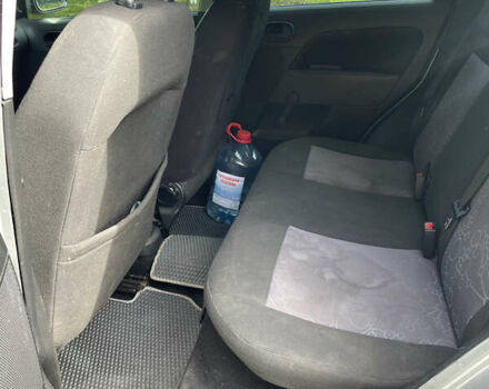 Форд Фиеста, объемом двигателя 1.4 л и пробегом 182 тыс. км за 3700 $, фото 5 на Automoto.ua