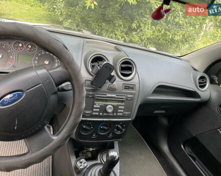 Форд Фиеста, объемом двигателя 1.4 л и пробегом 182 тыс. км за 3700 $, фото 1 на Automoto.ua