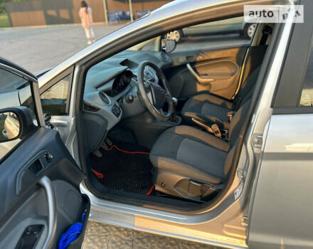 Форд Фиеста, объемом двигателя 1.25 л и пробегом 78 тыс. км за 5650 $, фото 10 на Automoto.ua