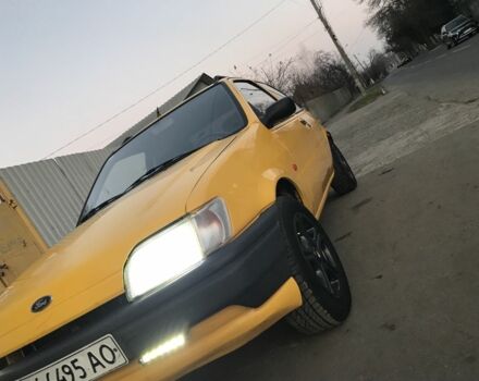Желтый Форд Фиеста, объемом двигателя 1.8 л и пробегом 81 тыс. км за 1000 $, фото 8 на Automoto.ua