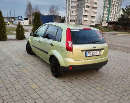 Желтый Форд Фиеста, объемом двигателя 1.4 л и пробегом 155 тыс. км за 2900 $, фото 2 на Automoto.ua