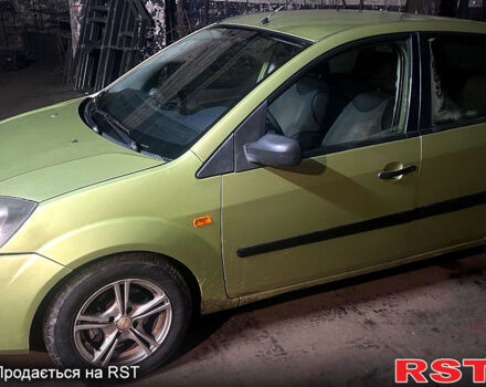 Жовтий Форд Фієста, об'ємом двигуна 1.4 л та пробігом 200 тис. км за 3799 $, фото 3 на Automoto.ua