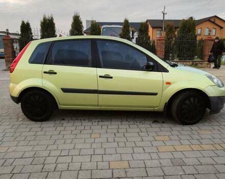 Желтый Форд Фиеста, объемом двигателя 1.4 л и пробегом 155 тыс. км за 2900 $, фото 4 на Automoto.ua