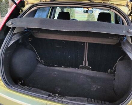 Желтый Форд Фиеста, объемом двигателя 1.4 л и пробегом 155 тыс. км за 2900 $, фото 10 на Automoto.ua