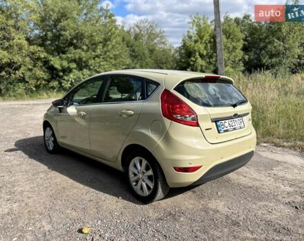 Желтый Форд Фиеста, объемом двигателя 1.4 л и пробегом 228 тыс. км за 4500 $, фото 1 на Automoto.ua
