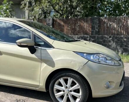 Желтый Форд Фиеста, объемом двигателя 1.4 л и пробегом 228 тыс. км за 4500 $, фото 5 на Automoto.ua