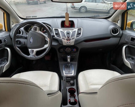 Жовтий Форд Фієста, об'ємом двигуна 1.6 л та пробігом 147 тис. км за 8000 $, фото 9 на Automoto.ua