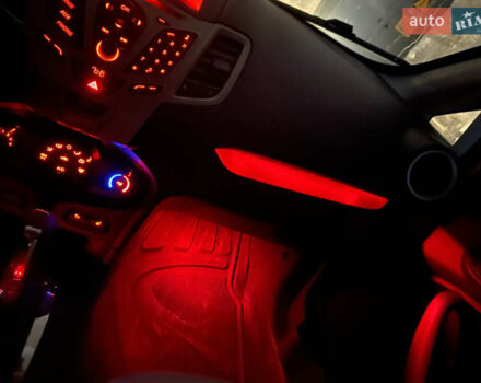 Жовтий Форд Фієста, об'ємом двигуна 1.6 л та пробігом 147 тис. км за 8000 $, фото 18 на Automoto.ua