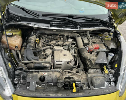 Жовтий Форд Фієста, об'ємом двигуна 1 л та пробігом 85 тис. км за 6250 $, фото 10 на Automoto.ua