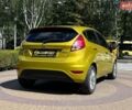 Желтый Форд Фиеста, объемом двигателя 1 л и пробегом 89 тыс. км за 5999 $, фото 6 на Automoto.ua