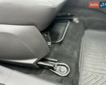 Форд Фієста 2015 у Вінниці на Automoto.ua Жовтий Форд Фієста, об'ємом двигуна 1 л та пробігом 87 тис. км за 9200 $, фото 54 на Automoto.ua