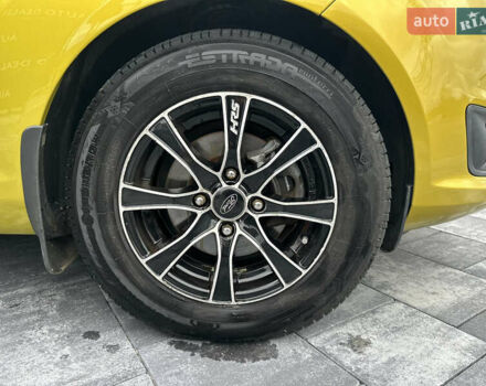 Форд Фієста 2015 у Вінниці на Automoto.ua Жовтий Форд Фієста, об'ємом двигуна 1 л та пробігом 87 тис. км за 9200 $, фото 55 на Automoto.ua