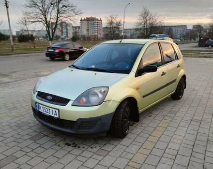 Жовтий Форд Фієста, об'ємом двигуна 1.4 л та пробігом 155 тис. км за 2900 $, фото 1 на Automoto.ua