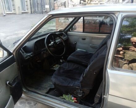 Серый Форд Фиеста, объемом двигателя 0 л и пробегом 1000 тыс. км за 899 $, фото 3 на Automoto.ua