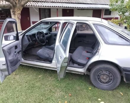 Серый Форд Фиеста, объемом двигателя 1.6 л и пробегом 600 тыс. км за 900 $, фото 4 на Automoto.ua