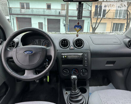 Серый Форд Фиеста, объемом двигателя 1.4 л и пробегом 220 тыс. км за 4999 $, фото 25 на Automoto.ua