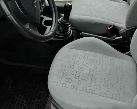 Серый Форд Фиеста, объемом двигателя 1.4 л и пробегом 300 тыс. км за 3400 $, фото 6 на Automoto.ua