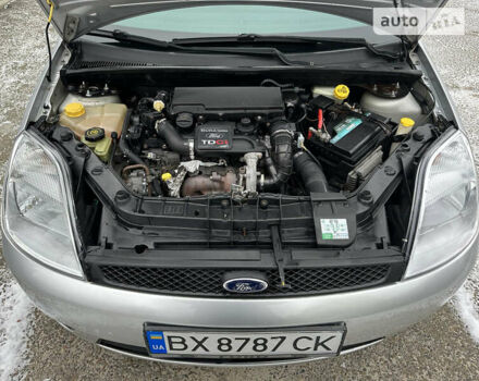 Сірий Форд Фієста, об'ємом двигуна 1.4 л та пробігом 220 тис. км за 4999 $, фото 23 на Automoto.ua