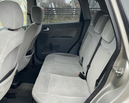 Серый Форд Фиеста, объемом двигателя 1.4 л и пробегом 237 тыс. км за 3500 $, фото 8 на Automoto.ua